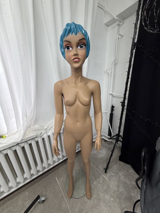 Manekin kobieta sylwetka butik unikat wystawa