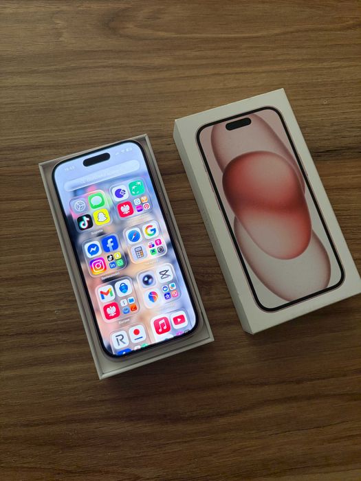 Iphone 15 Różowy