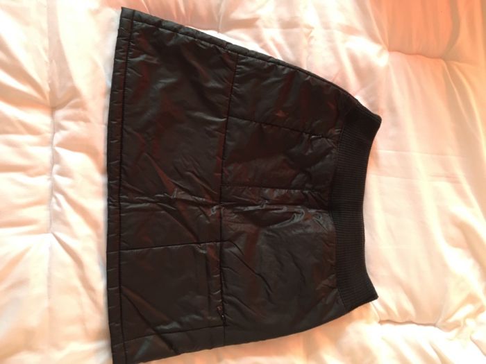 Saia preta de menina, Bambola