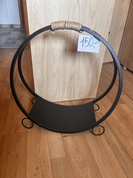 Stojak na drewno kominkowe