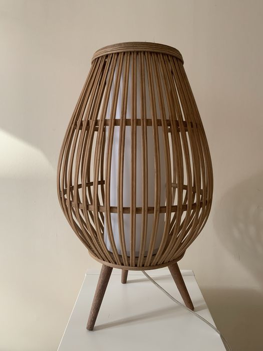 Lampa podłogowa rattan