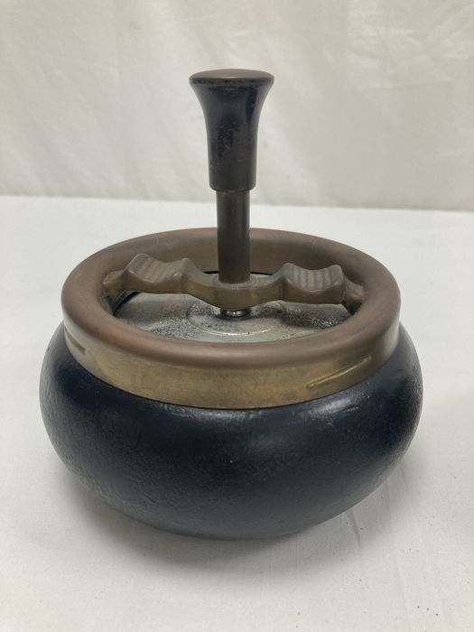 2 Cinzeiros Erhard & Söhne roulette Vintage