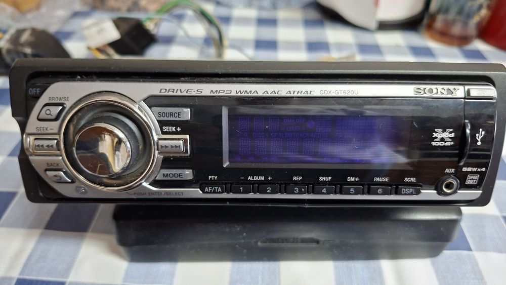 auto radio sony CDX GT620U