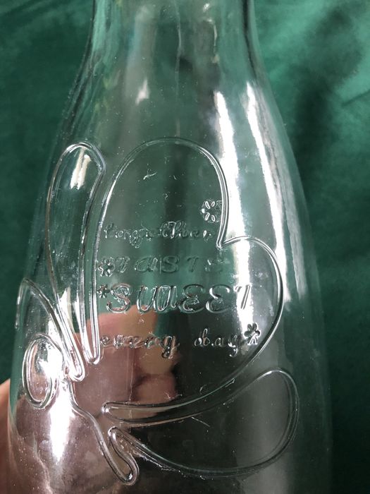 Szklana karafka na lemoniadę