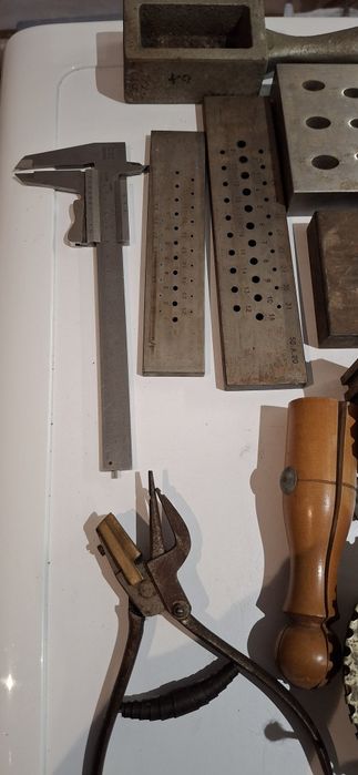 Fieiras, cadinho para fundir , tenaz, suporte