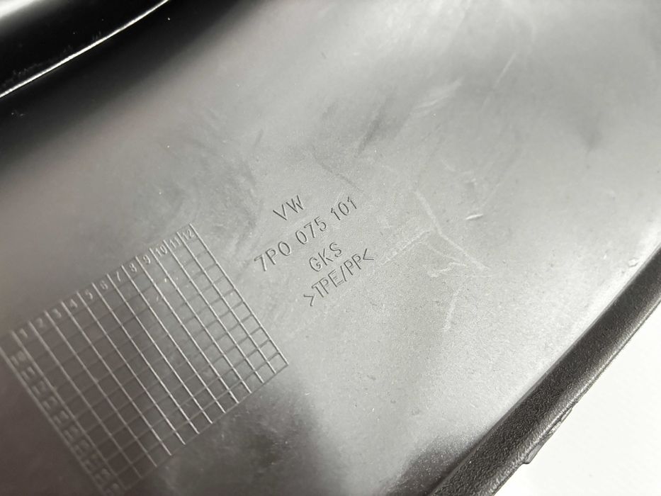 VW Touareg 2010 - 2018 Бризговики Брызговики Нові 7P0 075 111