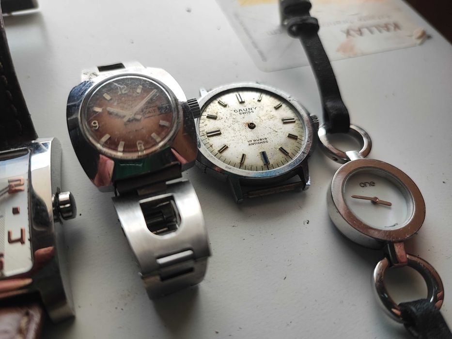 Lote de relógios para peças ou reparação