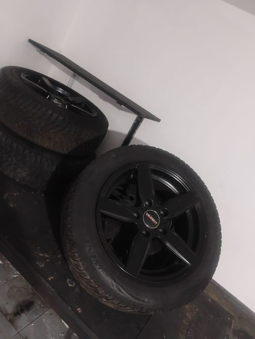 Jantes 16 com pneus em ótimo estado .