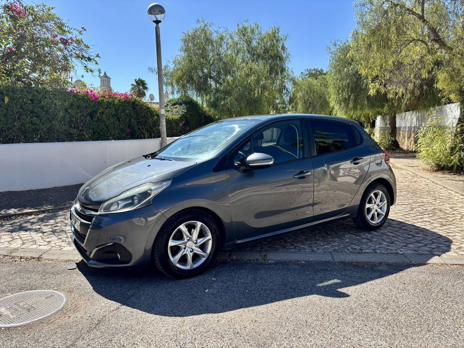 Peugeot 208 1.6 BlueHDI — photo 3