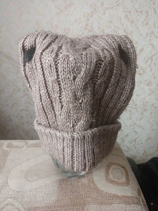 Шапки женские в отличном состоянии