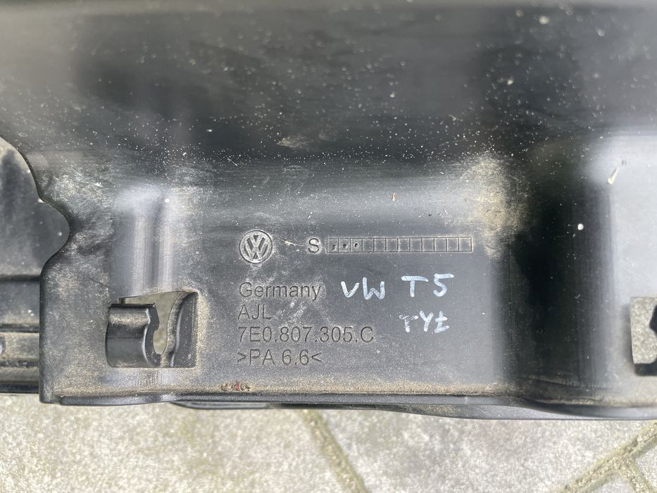 Ślizg zderzaka tył vw T5