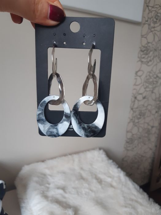 Kolczyki wiszące Medicine nowe