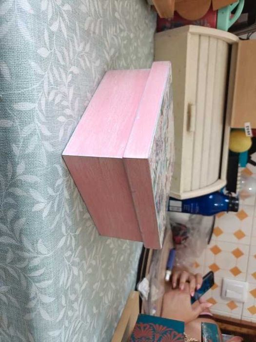 Caixa pintada a mão (Rosa)