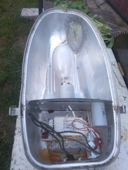 Вуличний світильник

"Ватра"