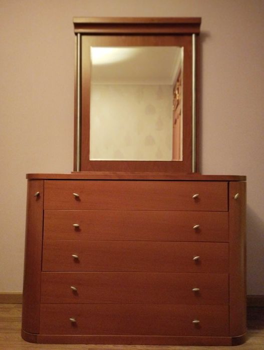 Comoda de quarto em cerejeira