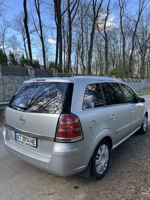 Продам Opel Zafira B