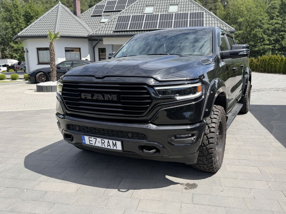 Ram 1500 5.7 Punisher full led alcantara czarna perla roll bar hak3500