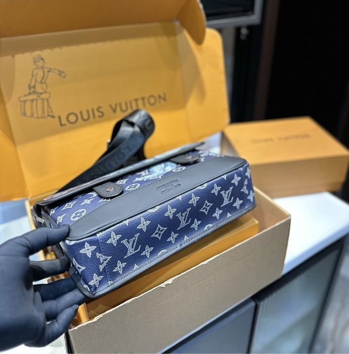 LOUIS VUITTON сумка мужская синяя мессенджер messenger кожаная