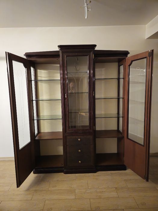 Włoskie meble witryna z lat 80tych