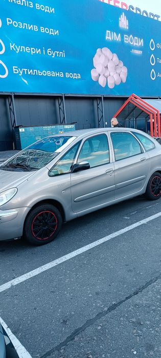 Продам машину ..