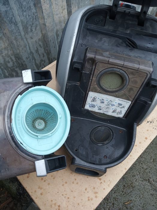 Пилесос LG 2000 W