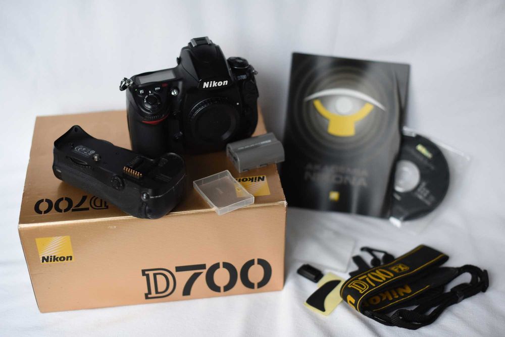 Aparat Nikon D700 + Grip