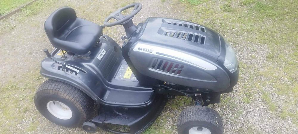Traktorek do trawy MTD