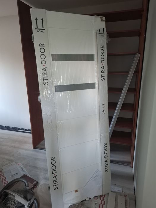 Sprzedam dzwi  wc 70cm lewe