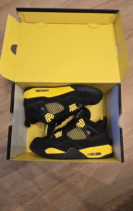 Jordan 4 thunder