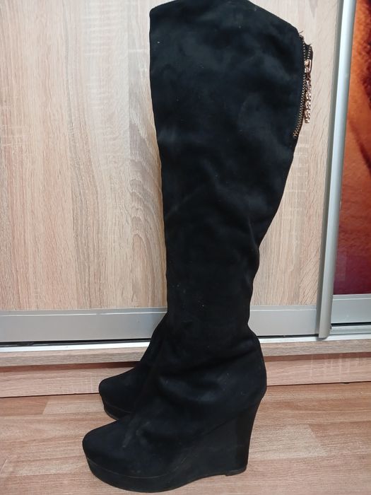 Високі чорні чоботи 39-39,5