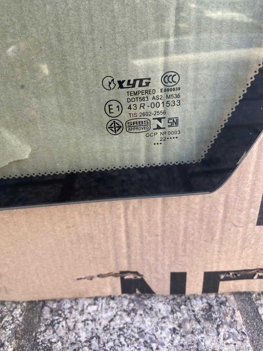 Vidro da janela lateral traseira (custode) direita Audi 90