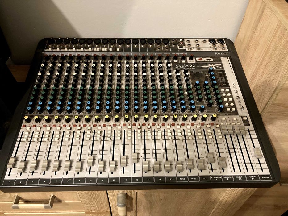 Soundcraft Signature 22 MTK