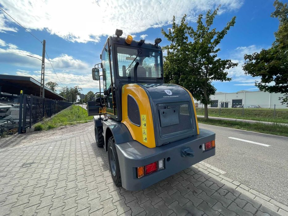ŁADOWNOŚĆ 1000 KG nowa mini ładowarka miniładowarka GG010