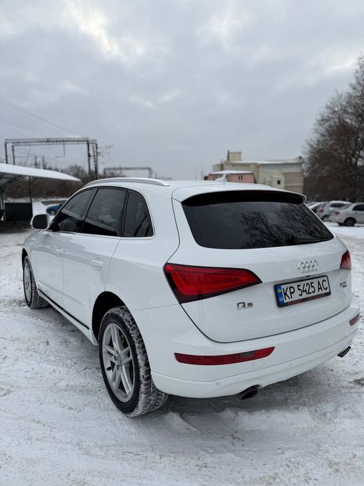 Продам Audi Q5 2012