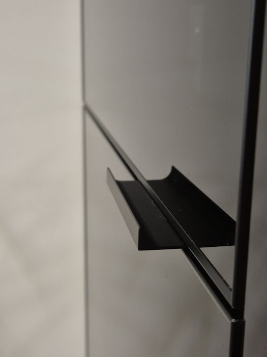 Zestaw uchwytów krawędziowych AGR12R CAPTURA do szafy ADBOX