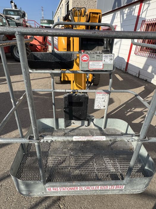 Plataforma elevatoria Articulada eletrica 15mt Usada