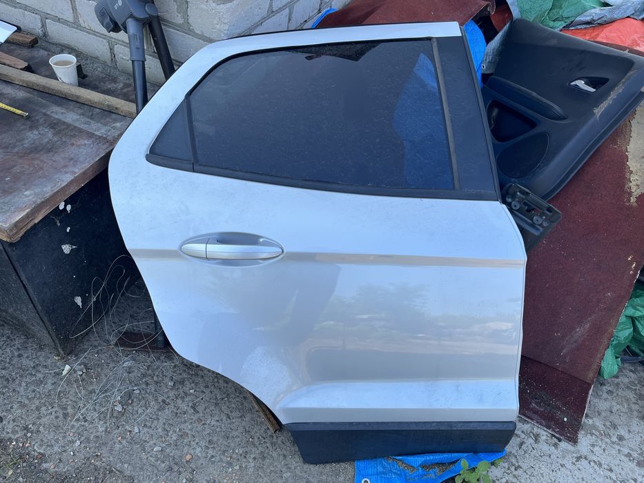 Ford ecosport двері ліві праві двери левые правые форд екоспорт