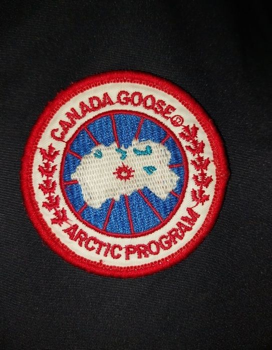 Parka  damska  puchowa z kapturem Canada Goose M