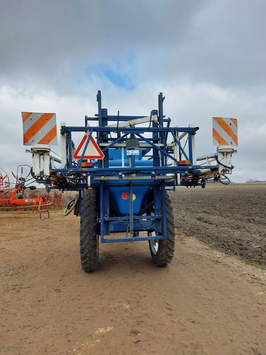 Opryskiwacz ciągany Siegier