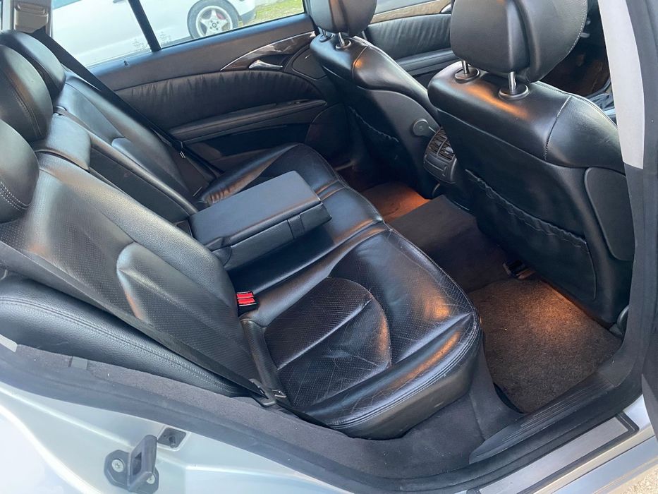 Mercedes-Benz E220