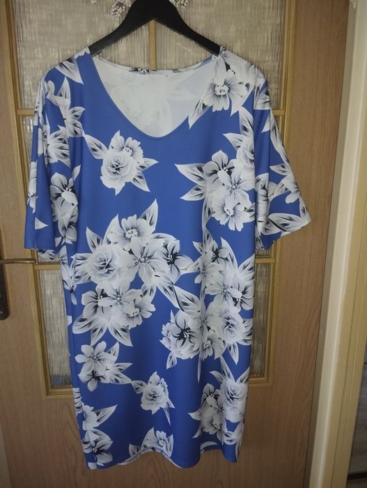 Okazja Nowa  Elegancka Sukienka Wizytowa Wyjściowa w Modnym komorze.