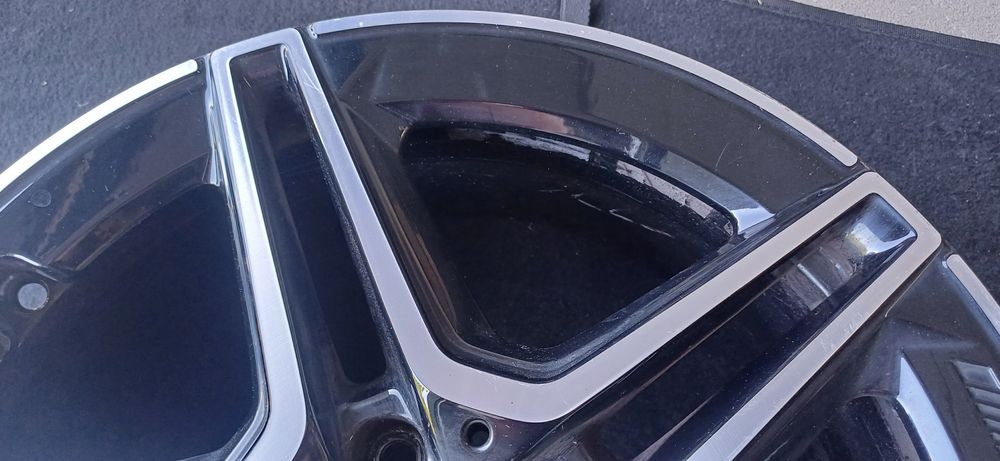 Felga aluminiowa mercedes A W177 Cla 118 AMG CZARNE