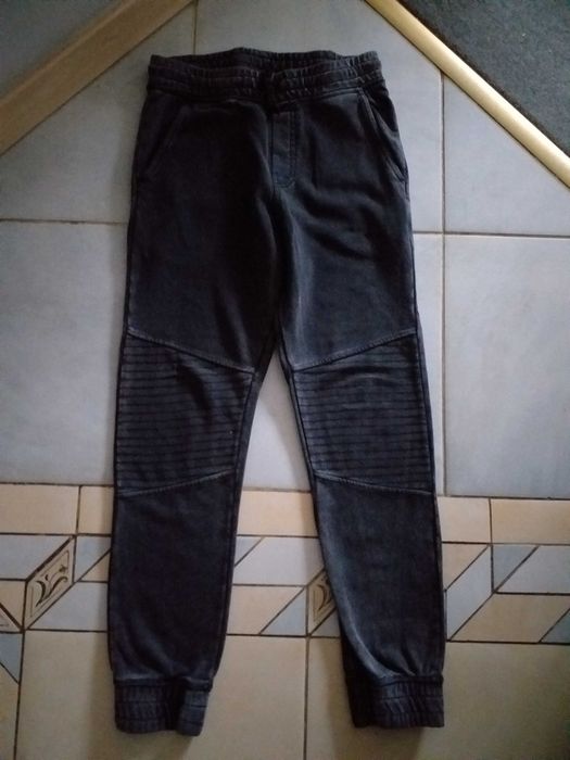 Spodnie dżinsowe, dresowe, polarowe, bawełniane rozm.146 cm. 5 szt.