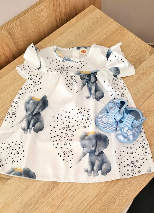 Vestido NOVO 6-9 meses com sapatilhas