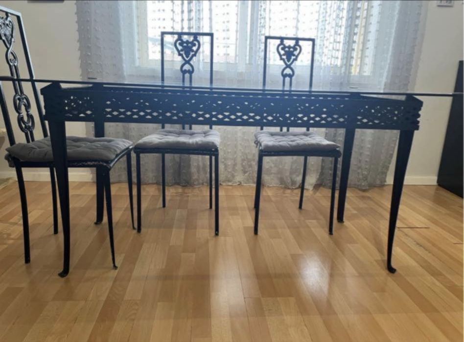 Mesa em ferro + 3 cadeiras