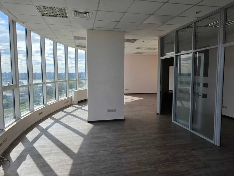 Аренда офиса в БЦ, метро Бориспольская, 150м.кв. Без%