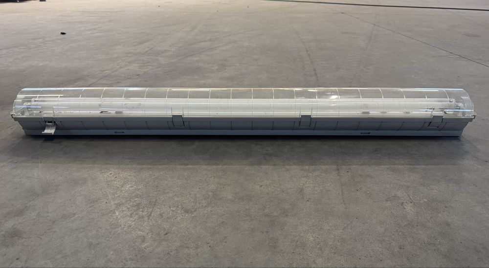 Lampa świetlówkowa