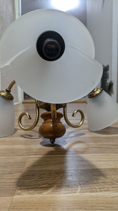 Conjunto de candeeiro de tecto e mesa