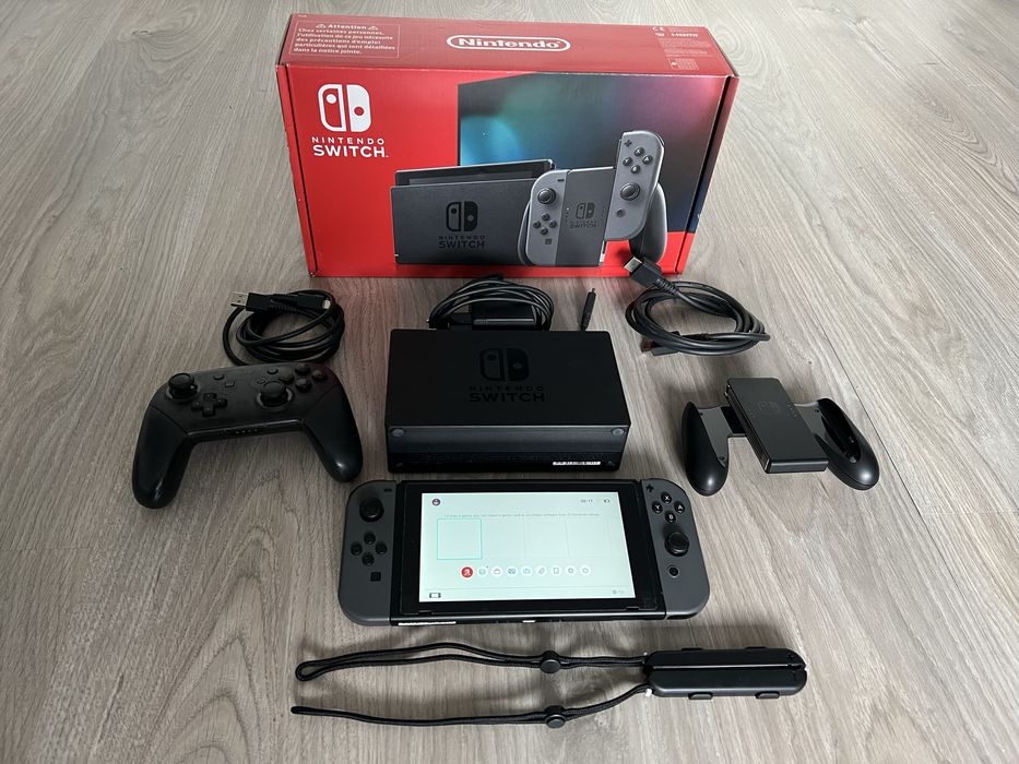 Nintendo Switch + Pro Controller + karta MicroSD 64GB + etui gratis