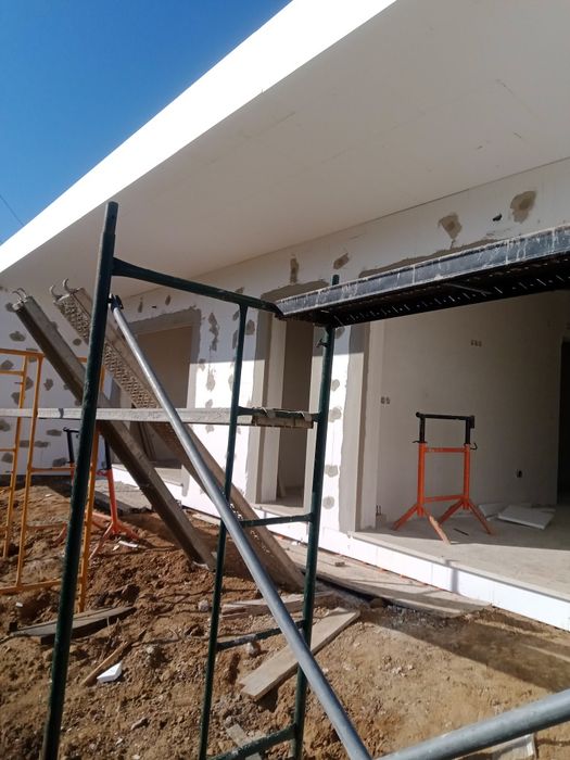 Faço capoto, gesso cartonado, Pinturas e trabalhos de pedreiro